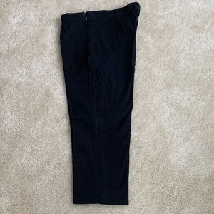 Neiman Marcus Ladies Side Zip Capri Pants.  Size 8